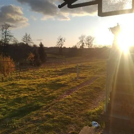 L'oisiveraie - Ecolieu Dans Le Bocage Normand Bed & Breakfast