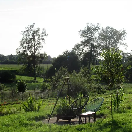 Bed & Breakfast L'oisiveraie - Ecologique, Accueil Paysan, 2-3pers Dompierre (Orne)