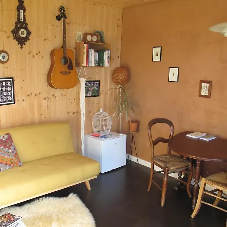 Bed & Breakfast L'oisiveraie - Ecolieu Dans Le Bocage Normand *