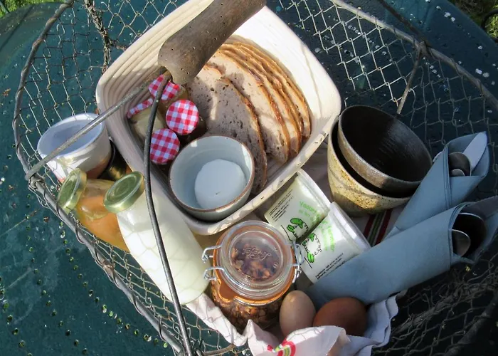 Bed & Breakfast L'oisiveraie - Ecolieu Dans Le Bocage Normand 3*